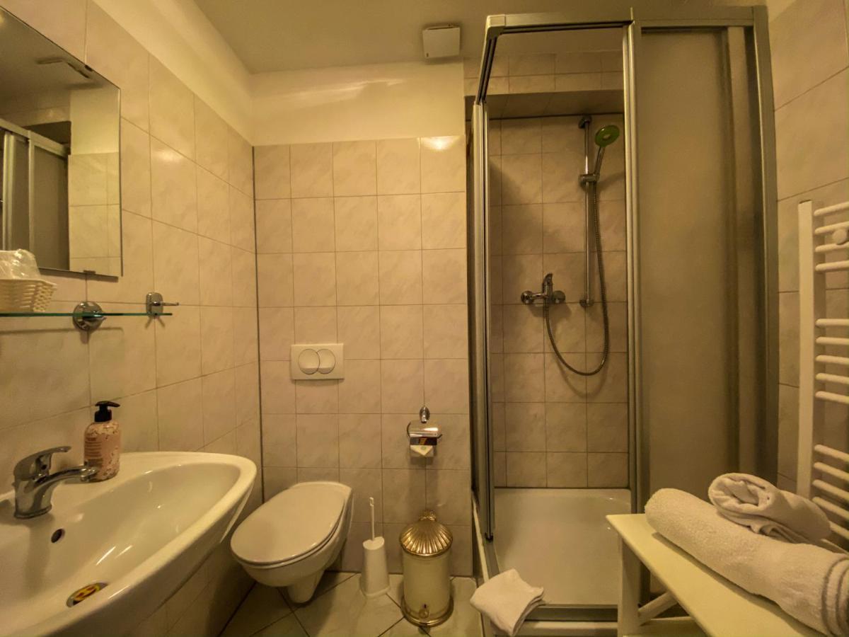 Pension Zum Blumchen Schwerin  Ngoại thất bức ảnh